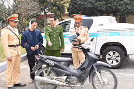 Truy bắt 'nóng' đối tượng cướp xe máy của nữ sinh