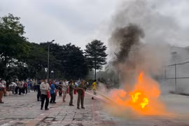 Củng cố biện pháp xử lý tình huống cháy nổ cho lực lượng dân phòng