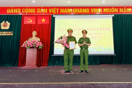 Công bố quyết định công nhận thương binh cho Đại úy Công an bị thương khi làm nhiệm vụ