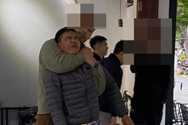 Danh tính tên trộm chạy vào quán cà phê lẩn trốn, gặp người dân dũng cảm khống chế 