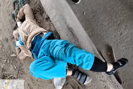 Truy tìm lái xe gây tai nạn làm bị thương công nhân môi trường tại Đại Lộ Thăng Long