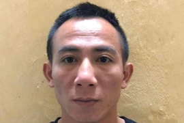 Đối tượng mang ma tuý đến hội làng rủ bạn 'chơi', gặp Công an bỏ chạy nhưng không thoát