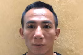 Đối tượng mang ma tuý đến hội làng rủ bạn 'chơi', gặp Công an bỏ chạy nhưng không thoát