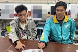 Bắt hai đối tượng mua bán, tàng trữ trái phép chất ma túy