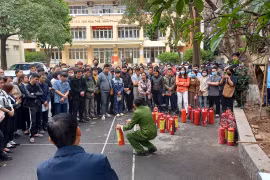 Gần 800 người được trang bị kỹ năng và huấn luyện nghiệp vụ phòng cháy, thoát nạn