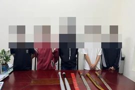 Xử lý nhóm đối tượng mang dao kiếm, phóng xe máy tốc độ cao