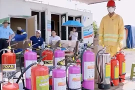 Pin xe điện bị cháy được dập tắt từ 2-4 phút bằng bình chữa cháy công nghệ đặc biệt