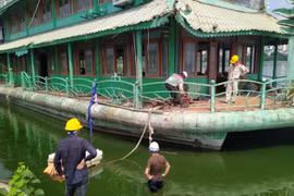Tháo dỡ, di dời phương tiện thuỷ cuối cùng khỏi hồ Tây