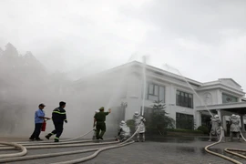 Thực tập chữa cháy giả định tại Làng văn hóa nghỉ dưỡng sinh thái người cao tuổi Xuân Sơn