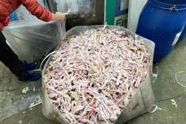 Xử phạt cơ sở kinh doanh chân gà bẩn