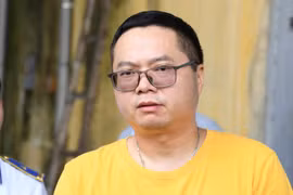 Phát hiện hàng tấn ma túy giấu cùng các bao xi măng 