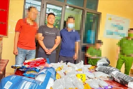 Bao vây hướng chạy của chiếc xe Huyndai Santafe, Cảnh sát thu gần 59 kg ma túy