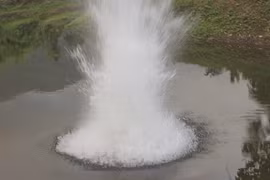 Người đàn ông bị đứt lìa cánh tay, nghi do tự chế mìn đánh cá