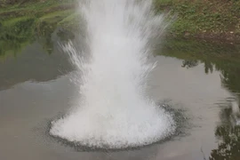 Người đàn ông bị đứt lìa cánh tay, nghi do tự chế mìn đánh cá