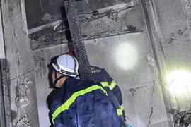 Dập tắt đám cháy trong đêm nhờ người dân kích hoạt điểm chữa cháy công cộng 