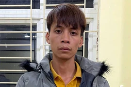 Ham chơi cờ bạc dẫn đến nợ nần rồi đi cướp tài sản