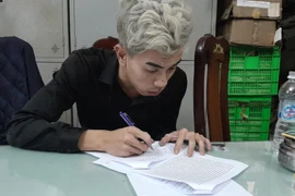 Clip: Đối tượng sát hại bạn gái viết tường trình tự khai tại cơ quan Công an