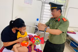 Mang Trung thu đến với các em nhỏ không được may mắn