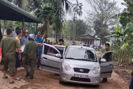 Công an xã mưu trí tước dao của đối tượng đang truy sát người dân