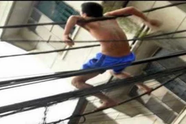 Lực lượng Công an kịp thời khống chế đối tượng nghi bị “ngáo đá”