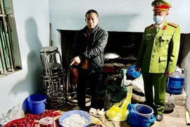 Đối tượng đóng kín cửa trong nhà sản xuất pháo đã bị bắt