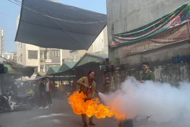 Công an quận Tây Hồ lan tỏa những kiến thức hữu ích cho tiểu thương