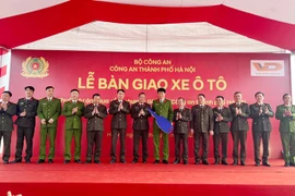 Công an Hà Nội trang bị hơn 300 xe ô tô cho 13 đơn vị Công an cấp quận và thị xã