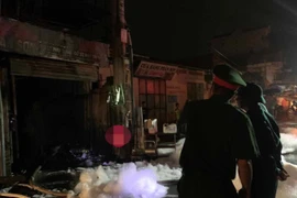 Xử lý nhanh đám cháy tại cửa hàng sửa chữa xe máy ở huyện Thanh Oai