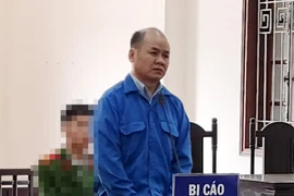 Lộ bí ẩn bên trong nắp đèn hậu xe máy