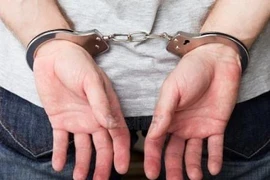 Bắt tạm giam Chủ tịch và nguyên Phó Chủ tịch UBND xã thuộc huyện Đà Bắc