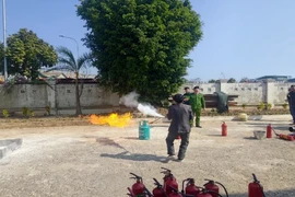 Gần 200 chủ cơ sở, người lao động tuyên truyền, tập huấn phòng cháy, cứu nạn, cứu hộ