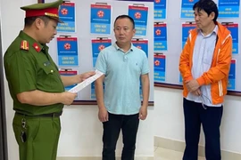 Khởi tố hai cán bộ xã bán gần 1.700 m2 đất