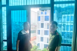 Công an quận Tây Hồ hướng dẫn người dân phòng ngừa cháy, nổ trong dịp nghỉ lễ Quốc khánh 2-9