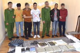 Bắt nhóm đối tượng buôn ma túy có súng