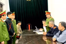 Bắt tạm giam đối tượng “yêu” bé gái 13 tuổi có thai