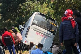 Thông tin vụ xe khách 47 chỗ bị lật tại Đèo Khế