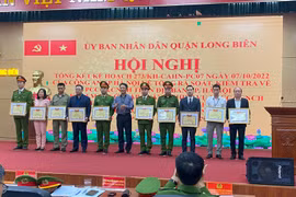 Khen thưởng tập thể, cá nhân đợt tổng rà soát, kiểm tra an toàn phòng cháy, chữa cháy