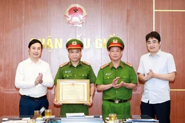 Quận Cầu Giấy khen thưởng đột xuất các cá nhân, tập thể Đội Cảnh sát PCCC và CNCH