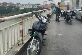 Tổ chức cứu hộ nam sinh lớp 9 nhảy cầu Chương Dương