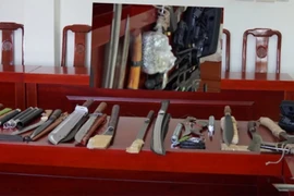 Thu giữ số lượng lớn hung khí tại hiệu cầm đồ