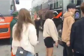 Hành khách 'thoát' khỏi chiếc xe do người điều khiển có nồng độ cồn kịch khung