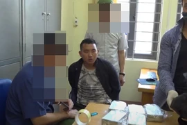 Bắt đối tượng vận chuyển trái phép 10 bánh heroin