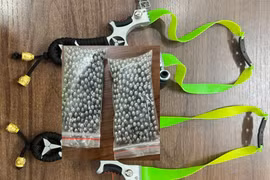 Hủy hoại tài sản, nhóm đối tượng bị bắt khẩn cấp