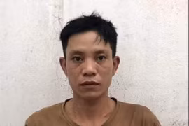 Thu giữ súng và đạn tại nhà đối tượng đốt quán trà sữa khiến một phụ nữ bị thương