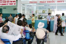 Dùng biện pháp mạnh trị đối tượng trục lợi bảo hiểm y tế