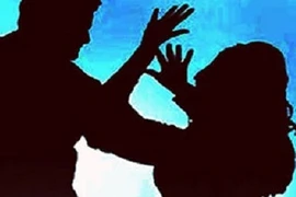 Đang truy bắt gã trai rủ thiếu nữ đi ăn ghẹ rồi cưỡng hiếp