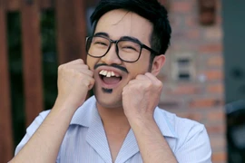 Minh Quân hóa thân thành ông bố răng vẩu khó tính