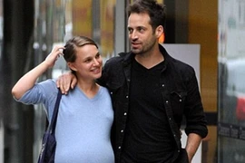 Natalie Portman sắp sinh con trai