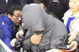 Thuyền trưởng "chạy thoát thân" bỏ lại hàng trăm nạn nhân khi phà Sewol chìm?