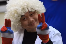 Danh hài Chí Tài bất ngờ lên "ghế nóng" Bước nhảy Hoàn vũ 2014